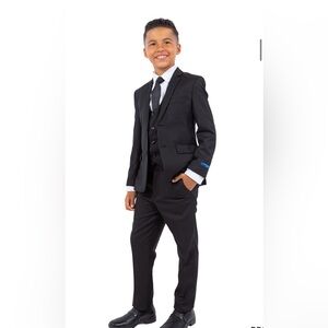 Boys Black 5 piece suit set size 20
